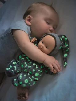 Poupée Babipouce Brille Dans La Nuit COROLLE Gris Fonce Uni Avec Decor - Corolle -Promos Jouets Boutique poupee babipouce brille dans la nuit corolle 3