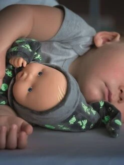 Poupée Babipouce Brille Dans La Nuit COROLLE Gris Fonce Uni Avec Decor - Corolle -Promos Jouets Boutique poupee babipouce brille dans la nuit corolle 4