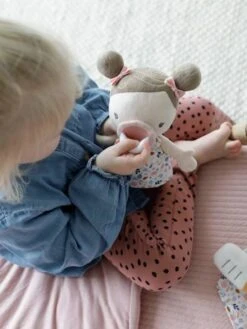 Poupée LITTLE DUTCH Bébé Rosa Et Ses Accessoires Rose - Little Dutch 13 Poupée LITTLE DUTCH Bébé Rosa Et Ses Accessoires Rose - Little Dutch -Promos Jouets Boutique poupee little dutch bebe rosa et ses accessoires 5