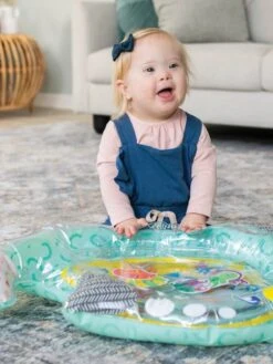 Tapis à Eau Découverte Sensorielle Licorne Des Mers - INFANTINO Bleu - Infantino -Promos Jouets Boutique tapis a eau decouverte sensorielle licorne des mers infantino 3